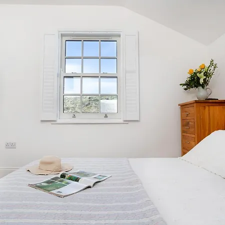 Finest Retreats - Walney Island Lighthouse *