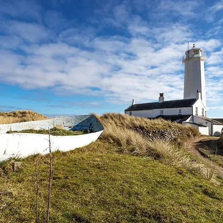 Finest Retreats - Walney Island Lighthouse Holiday home Rampside