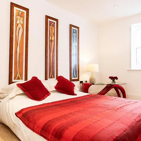 Finest Retreats - Walney Island Lighthouse