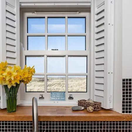 Finest Retreats - Walney Island Lighthouse Holiday home