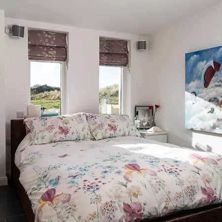 Finest Retreats - Walney Island Lighthouse Rampside