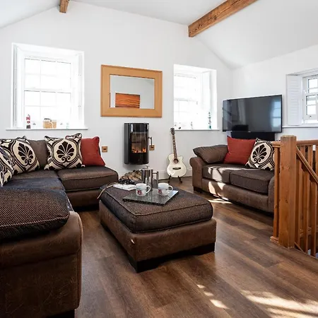 Finest Retreats - Walney Island Lighthouse Holiday home Rampside