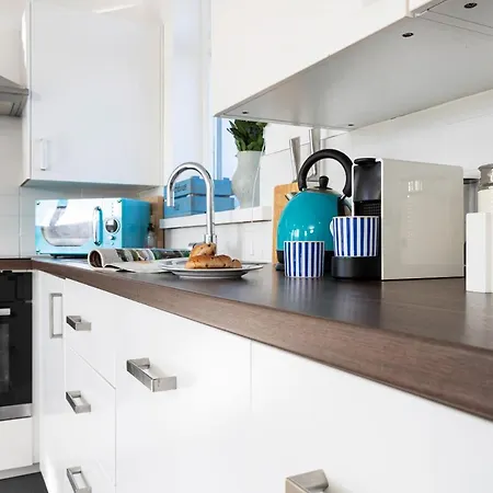 Finest Retreats - Walney Island Lighthouse * Rampside