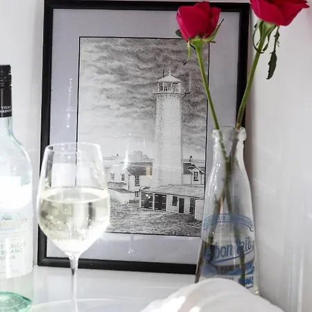 Finest Retreats - Walney Island Lighthouse