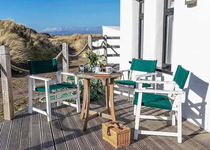 Finest Retreats - Walney Island Lighthouse * Rampside